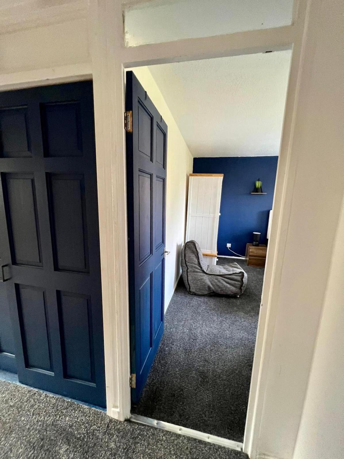 Manchester - Eccles - Business - Contractors - Families - Discounts Available エクステリア 写真